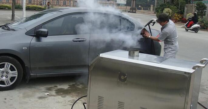 蒸汽洗車機(jī)洗車現(xiàn)場(chǎng) 蒸汽洗車機(jī)洗車現(xiàn)場(chǎng)